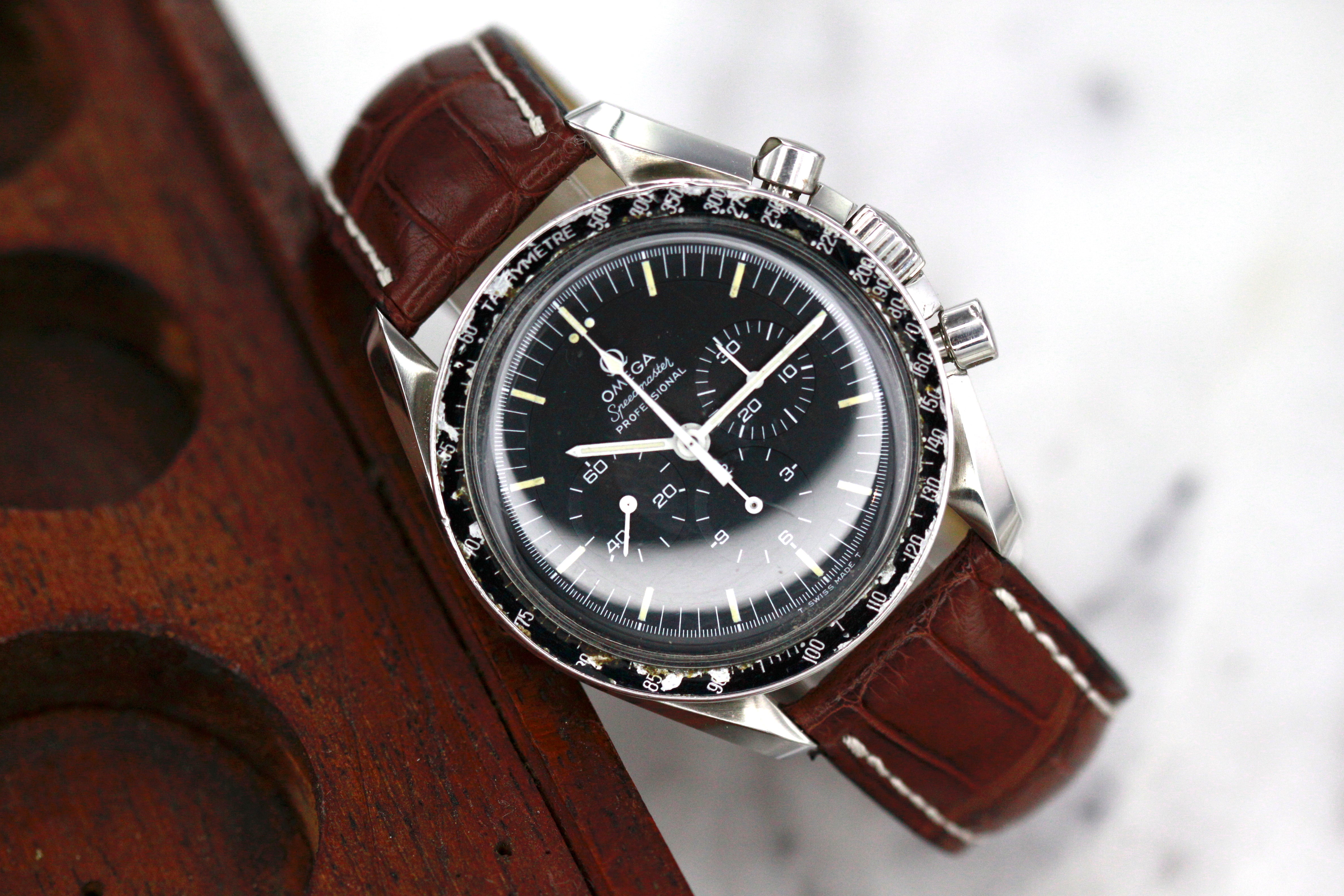 Omega Speedmaster ref 145022 69ST with 861 Caliber MOONWATCH